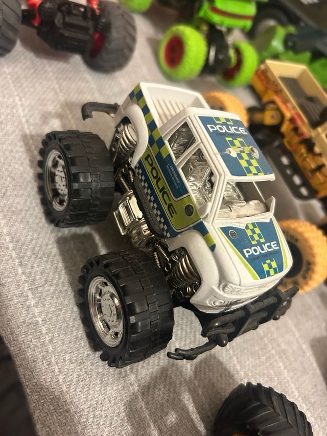 Lote de vehículos de juguete