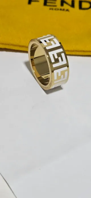 Anillo Fendi talla 7