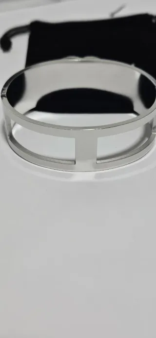 Pulsera Chanel Negra y Plateada 17cm