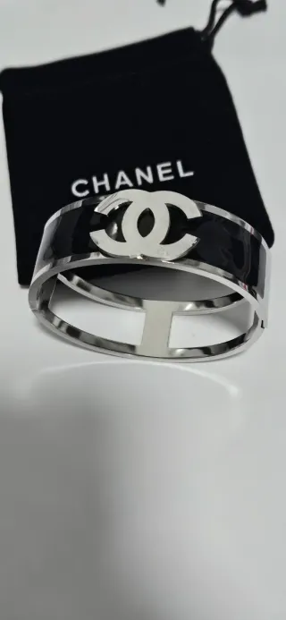 Pulsera Chanel Negra y Plateada 17cm
