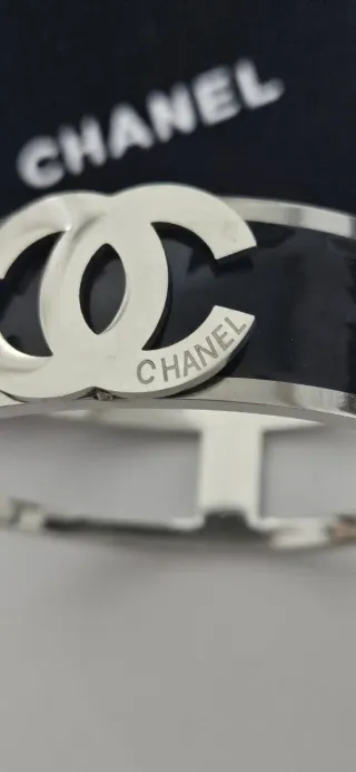 Pulsera Chanel Negra y Plateada 17cm