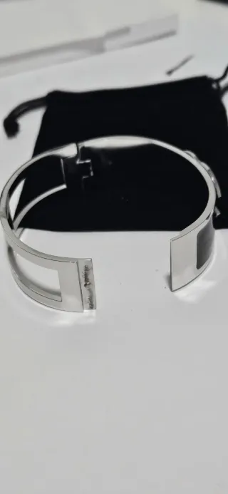 Pulsera Chanel Negra y Plateada 17cm