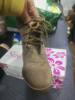 Botín tacón beige/marrón