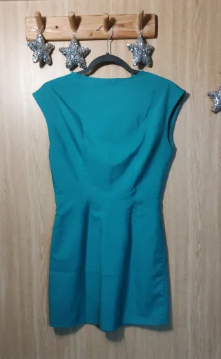 Vestido verde azulado sin mangas
