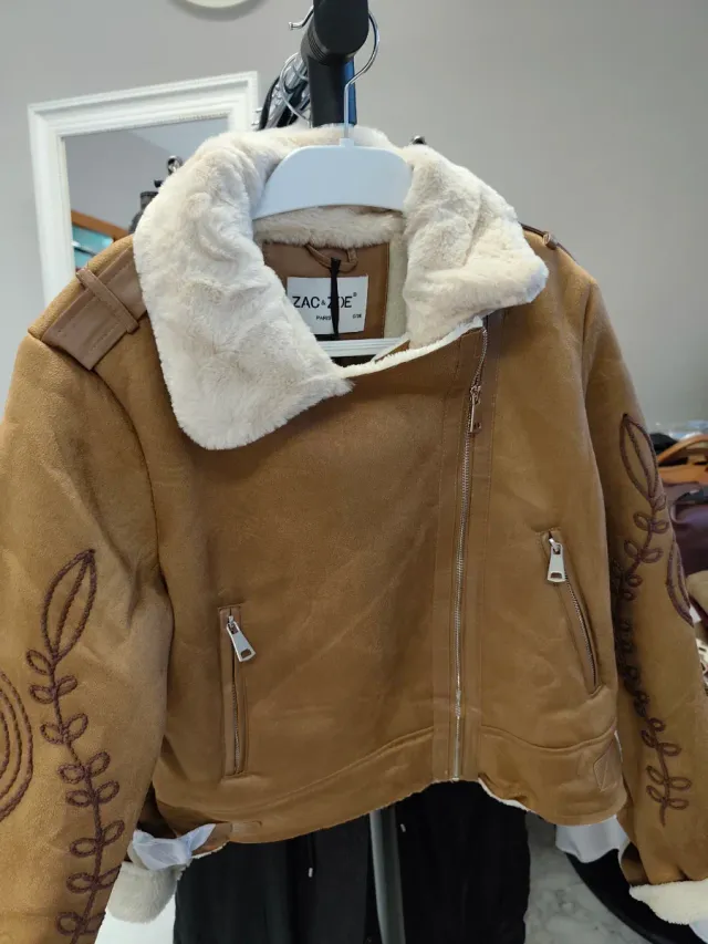 Chaqueta Camel Antelina Borrego Bordada