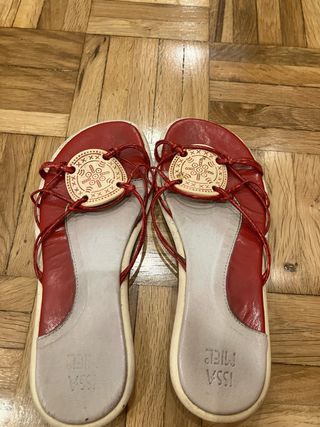 Sandalias Issa Miel Rojas y Beige
