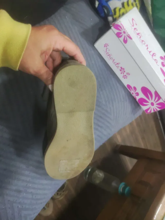 Botín gris con forro interior