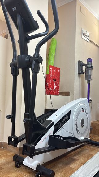 Bicicleta Elíptica BH ZK900