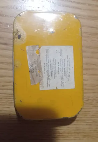 Tre scatole di latta vintage