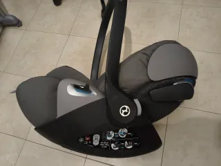 2 sillas de coche Cybex . Grupo 0+ 15 kg+ base gir