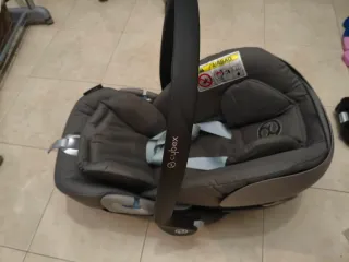 2 sillas de coche Cybex . Grupo 0+ 15 kg+ base gir