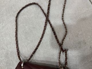 Borsa donna marrone con tracolla a catena