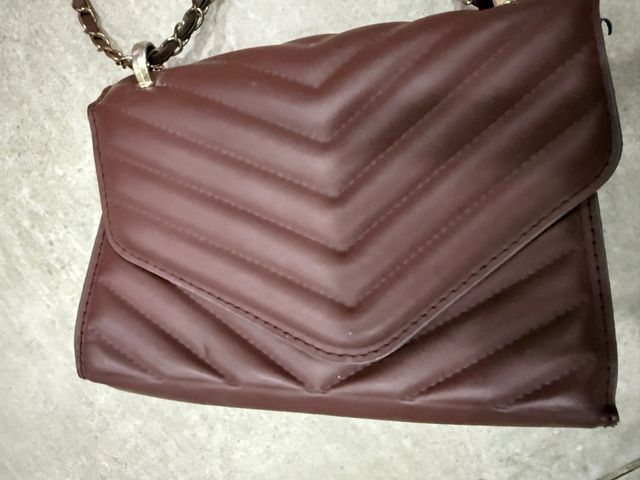 Borsa donna marrone con tracolla a catena