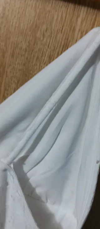 Vestido blanco corto con bordado suizo