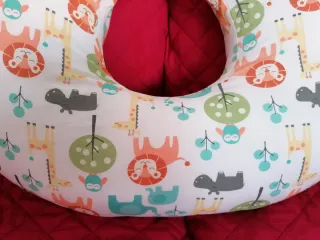 Cuscino allattamento neonato "Chicco - Boppy".