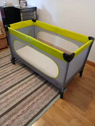 Cuna de viaje plegable