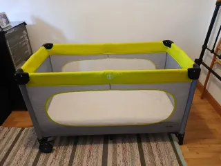 Cuna de viaje plegable