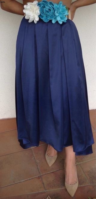 Falda de raso ceremonia color azul noche