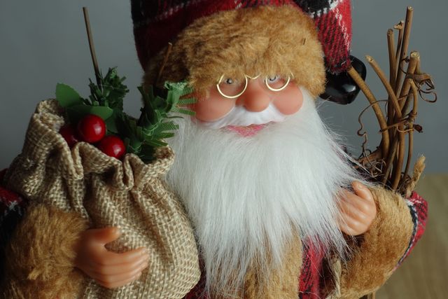 Figura de Papai Noel Rústico com Saco de Natal