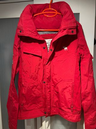 Chaqueta Abercrombie & Fitch Roja