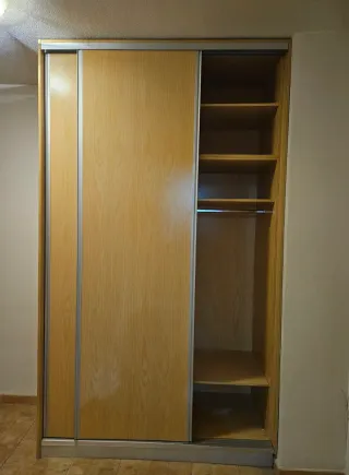 Armario Dormitorio Amplio con Lejas