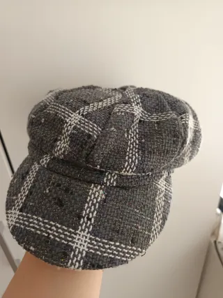 Gorra boina cuadros gris y blanco