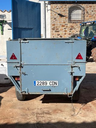 Remolque / Carro/ carrillo en buen estado