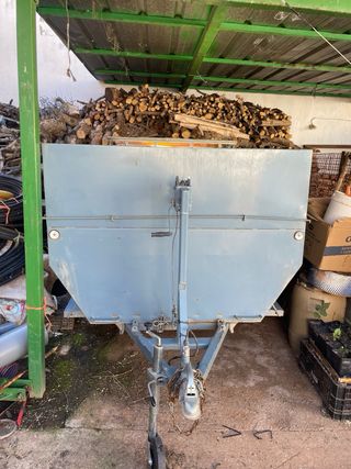 Remolque / Carro/ carrillo en buen estado