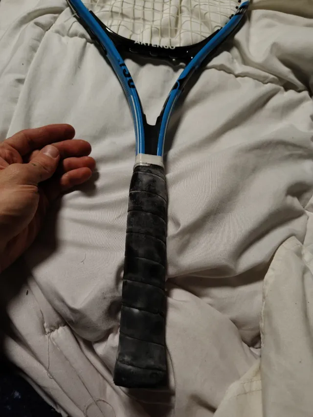 Racchetta da tennis Artengo con 1 corda rotta (regalo)