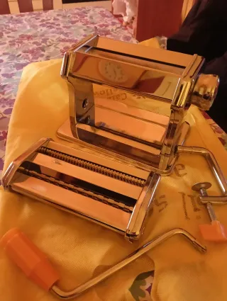 Macchina per pasta metallo e plastica