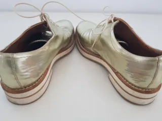 Zapatos dorados mujer