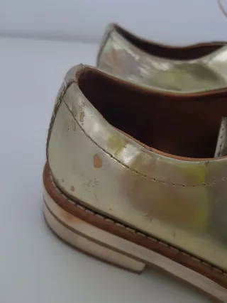 Zapatos dorados mujer