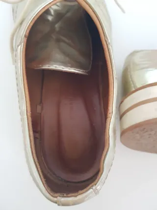 Zapatos dorados mujer