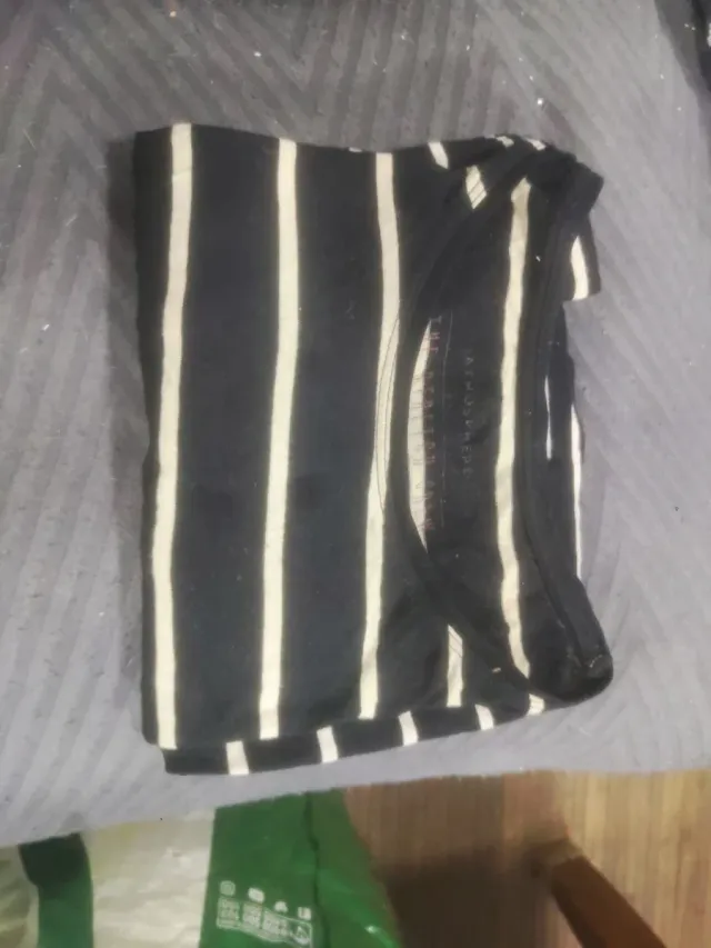 Camiseta manga larga rayas blanco y negro