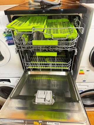 Lavavajillas Smeg Negro. transporte disponible