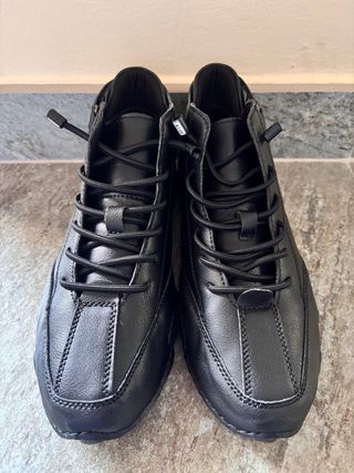 Zapatillas ortopédicas negras sin usar