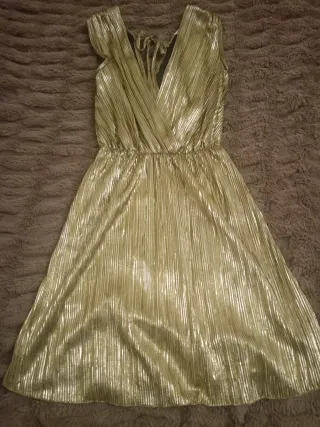 Vestido dorado metalizado plisado