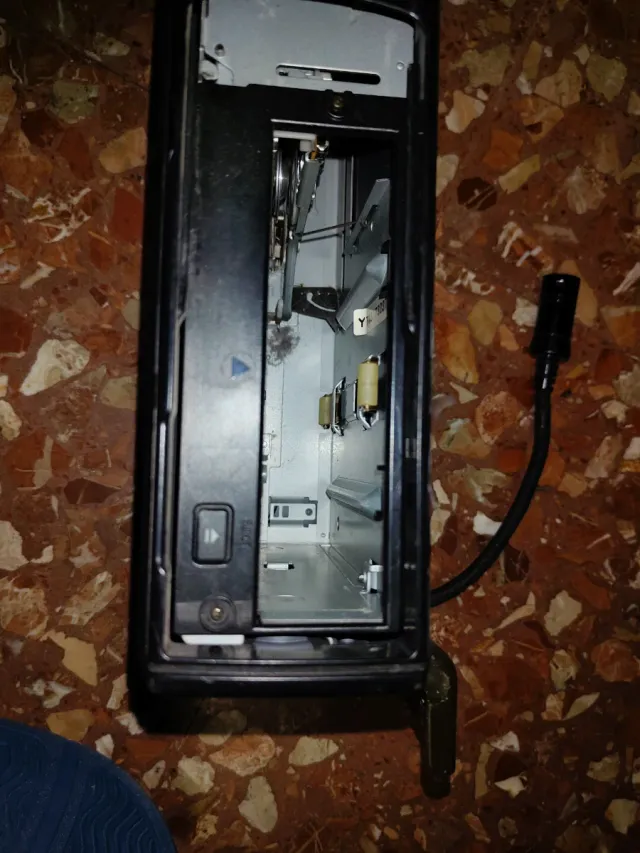 Disquetera Audi A6 (REGALO 3 BOMBILLAS AUDI A6)