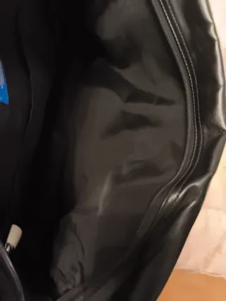 Mochila Adidas Negra y Dorada