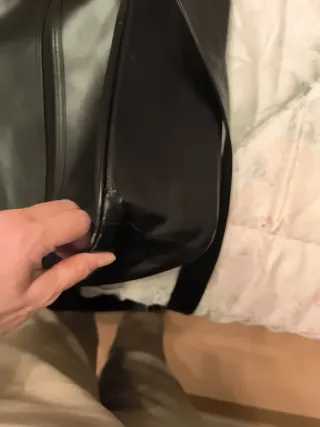 Mochila Adidas Negra y Dorada