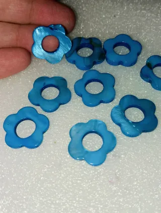 Perline a forma di fiore blu