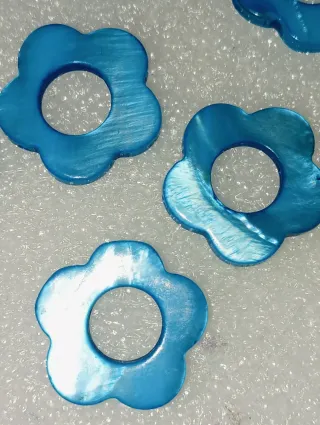 Perline a forma di fiore blu