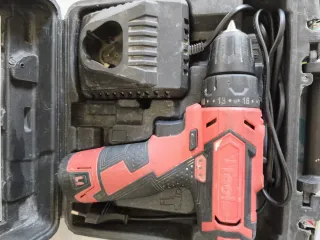 Taladro Eléctrico XTools con Cargador