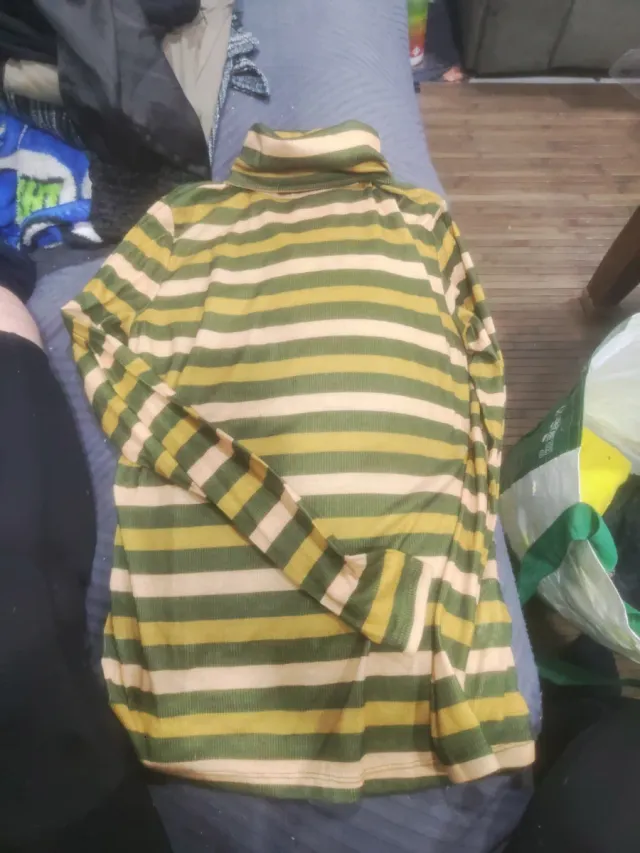 Jersey de rayas verde y amarillo