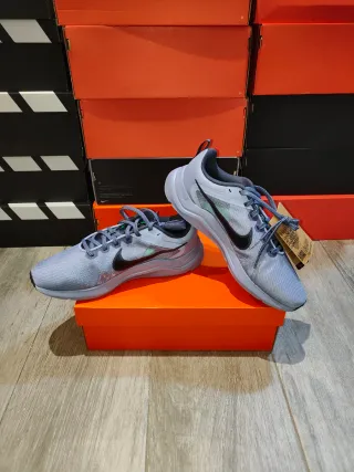 Nike Downshifter 12 violetas Talla 44 sin estrenar
