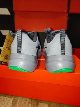 Nike Downshifter 12 violetas Talla 44 sin estrenar