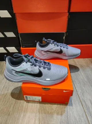 Nike Downshifter 12 violetas Talla 44 sin estrenar