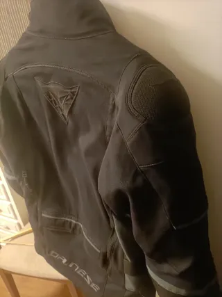 Chaqueta Moto Dainese Carve 2 Gore-Tex talla 46.