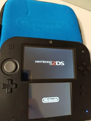 Nintendo 2DS Nera + Custodia e Caricatore