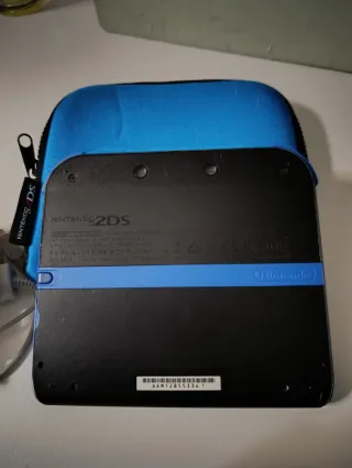 Nintendo 2DS Nera + Custodia e Caricatore